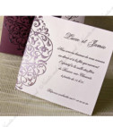 <p>Оригинальное по дизайну, стильное приглашение в фиолетовом цвете. текст печатается на кремовом картоне-вкладыше. В стоимость открытки включен конверт кремового цвета.</p>