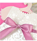 <p>Оригинальное приглашение на крестины для девочек в форме платья, в розово-белом цвете. Платье украшено с внешней стороны розовой ленточкой. Текст печатается внутри открытки. Цена указана только для пригласительного с розовым конвертом.&nbsp;</p><p><strong>Приглашение может быть дополнено:</strong></p><p>•&nbsp;&nbsp;&nbsp;&nbsp;&nbsp;&nbsp;&nbsp;&nbsp; Планом рассадки гостей;</p><p>•&nbsp;&nbsp;&nbsp;&nbsp;&nbsp;&nbsp;&nbsp; &nbsp;Книга пожелании;</p><p>•&nbsp;&nbsp;&nbsp;&nbsp;&nbsp;&nbsp;&nbsp;&nbsp; Конвертом для денег;</p><p>•&nbsp;&nbsp;&nbsp;&nbsp;&nbsp;&nbsp;&nbsp;&nbsp; Карточкой с номером стола.</p><p>•&nbsp;&nbsp;&nbsp;&nbsp;&nbsp;&nbsp;&nbsp;&nbsp; Бомбониеркой;</p><p>•&nbsp;&nbsp;&nbsp;&nbsp;&nbsp;&nbsp;&nbsp;&nbsp; Коробкой для калачей;</p><p>•&nbsp;&nbsp;&nbsp;&nbsp;&nbsp;&nbsp;&nbsp;&nbsp; Подарочной коробкой для сбора денег.</p>