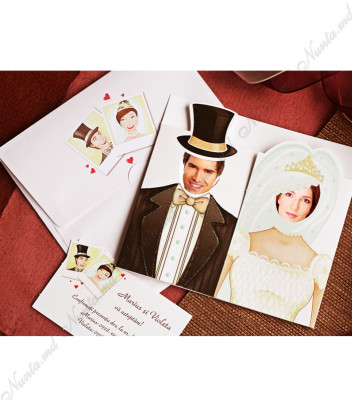 <p>Оригинальное приглашение на свадьбу из текстурированного картона. Приглашение складывается на три части. Текст печатается на центральной. В открытку можно вложить фотографии жениха и невесты, так как с внешней стороны изображены их свадебные наряды. В стоимость включен конверт.&nbsp;</p>