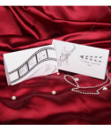 <p>Приглашение на свадьбу складывается на две части по горизонтали. Текст печатается на внутренней стороне. В стоимость открытки включен белый конверт. (Количество ограничено)</p>