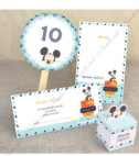 <p>Оригинальное приглашение на крестины для мальчиков в виде чемодана в голубом цвете. Картон, на котором печатается текст, сгибается на четыре части и в верхней части завязывается черно-белым шнуром. Этот картон вставляется в коробочку-чемодан, на котором изображён Mickey Mouse. Цена указана только для пригласительного.&nbsp;</p><p><strong>Приглашение может быть дополнено:</strong></p><p>•&nbsp;&nbsp;&nbsp;&nbsp;&nbsp;&nbsp;&nbsp;&nbsp; Планом рассадки гостей;</p><p>•&nbsp;&nbsp;&nbsp;&nbsp;&nbsp;&nbsp;&nbsp; &nbsp;Книга пожелании;</p><p>•&nbsp;&nbsp;&nbsp;&nbsp;&nbsp;&nbsp;&nbsp;&nbsp; Конвертом для денег;</p><p>•&nbsp;&nbsp;&nbsp;&nbsp;&nbsp;&nbsp;&nbsp;&nbsp; Карточкой с номером стола.</p><p>•&nbsp;&nbsp;&nbsp;&nbsp;&nbsp;&nbsp;&nbsp;&nbsp; Бомбониеркой;</p><p>•&nbsp;&nbsp;&nbsp;&nbsp;&nbsp;&nbsp;&nbsp;&nbsp; Коробкой для калачей;</p><p>•&nbsp;&nbsp;&nbsp;&nbsp;&nbsp;&nbsp;&nbsp;&nbsp; Подарочной коробкой для сбора денег.</p>