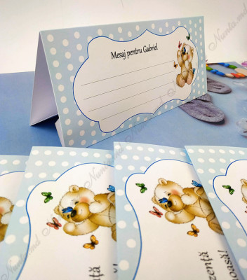<p>Банкетные карточки или гостевые карточки, применяются на детском празднике чтобы определить место каждого гостя за столом, также эти карточки имеют внутри отделение и могут быть использованы в виде конвертов для денег.</p>