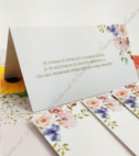 <p>Банкетные карточки или гостевые карточки применяются на свадебном банкете, чтобы определить место каждого гостя за свадебным столом, также эти карточки имеют внутри отделение и могут быть использованы в виде конвертов для денег.</p><p>Если вы делаете пригласительные у нас, вы получаете скидку 10% на конверты.</p>