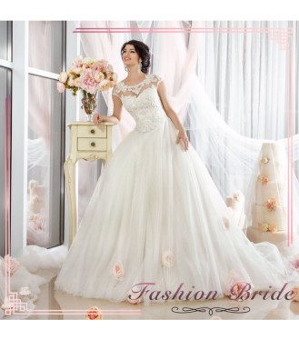 Элегантное и женственное платье ждет вас в Fashion Bride!